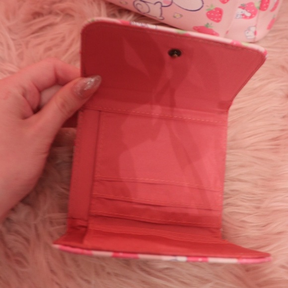 Loungefly Cinnamoroll Strawberry Backpack and Wallet Set - Picture 5 of 7